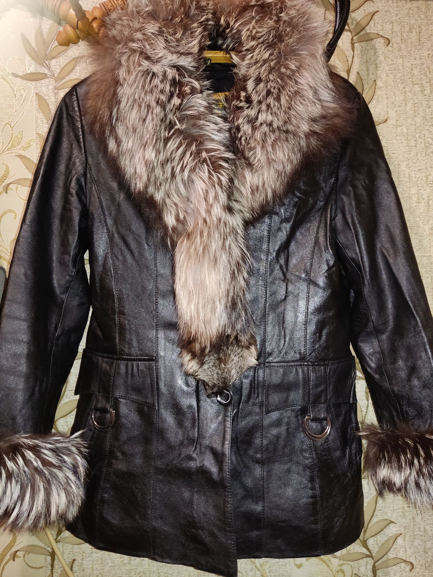 Продам зимнюю куртку из натуральной кожи