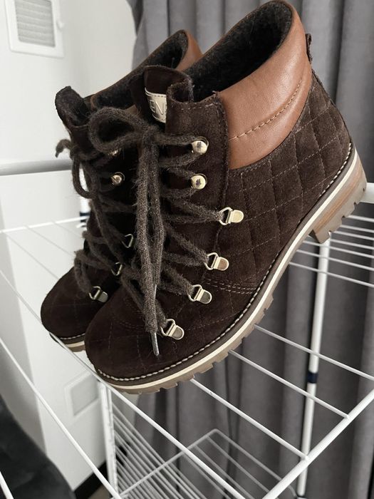 Продам натуральні замшеві жіночи ботінки італійськоі фірми