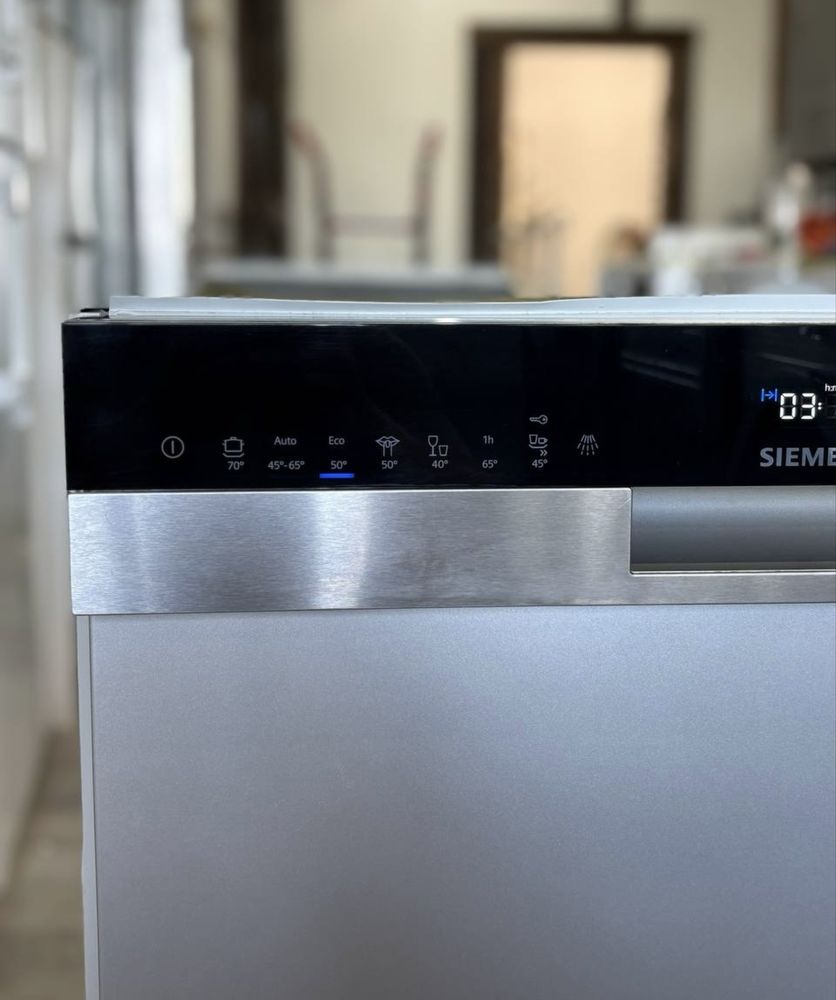 Посудомийна машина Siemens SN558S02ME з панелькою