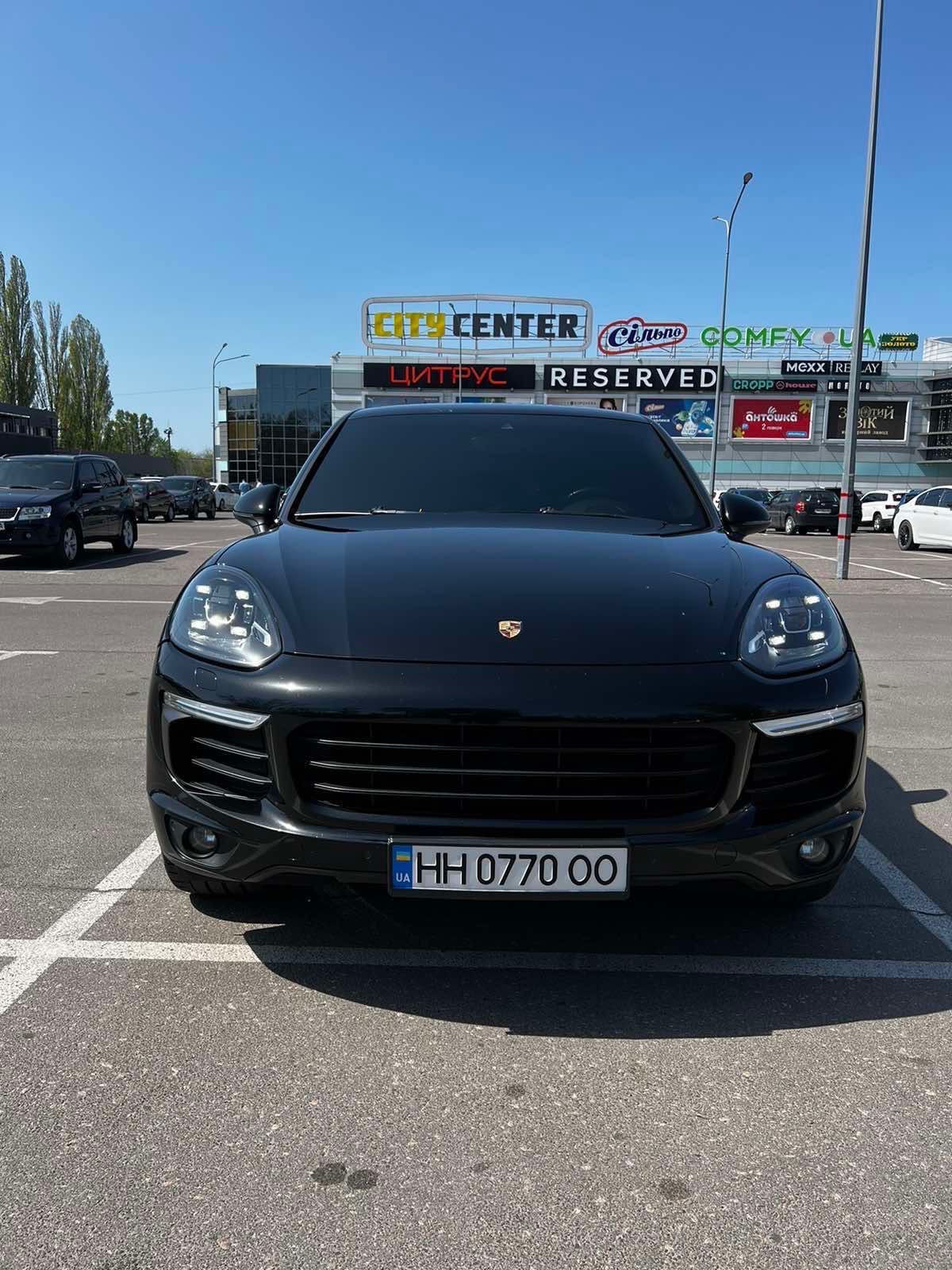 Автомобиль Porsche Cayenne