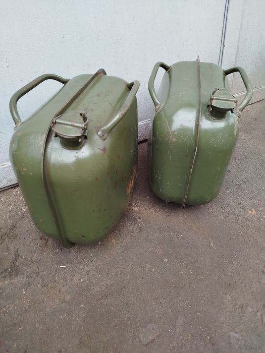 Каністри вживані ,на 37л.