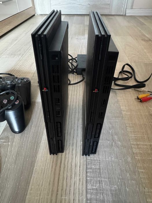 2x Konsola PS2 Slim, 2 Pady