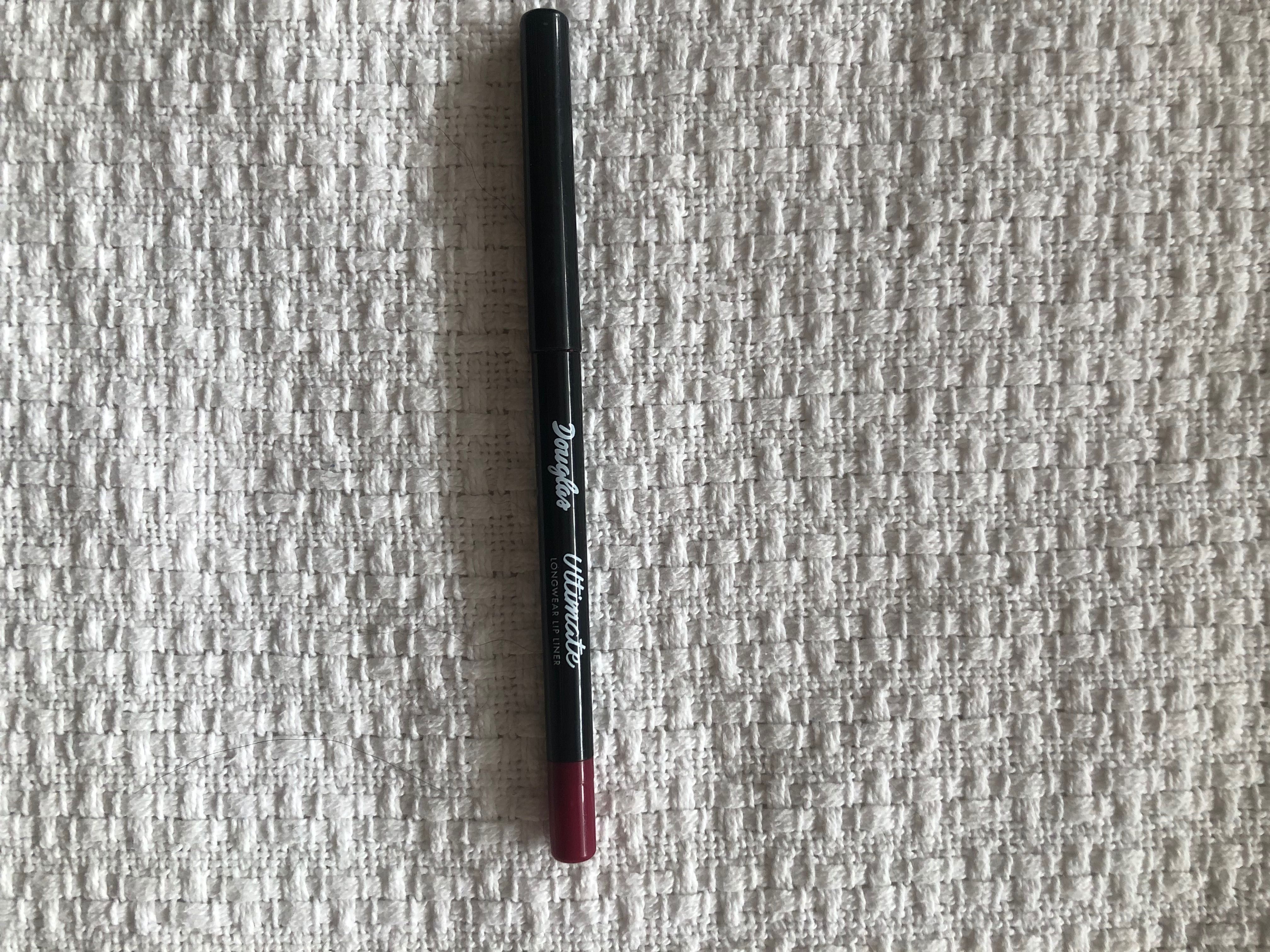 Konturówka Douglas Ultimate 10-Velvet Plump