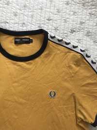 футболка fred perry с лампасами