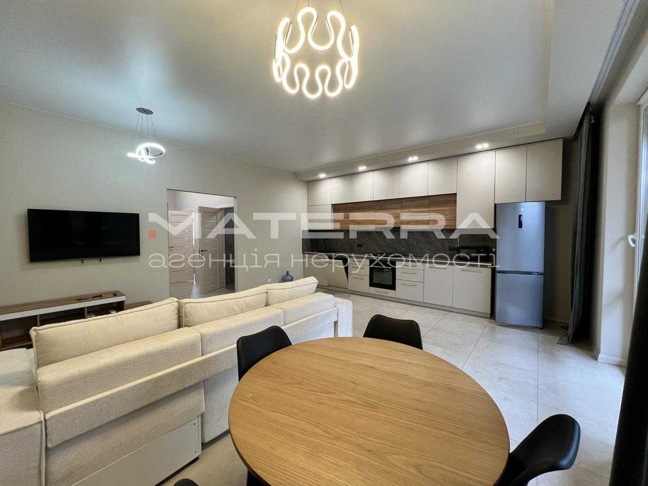 Гатне продаж таунхауса 180м2 з ремонтом і меблями бомбосховище