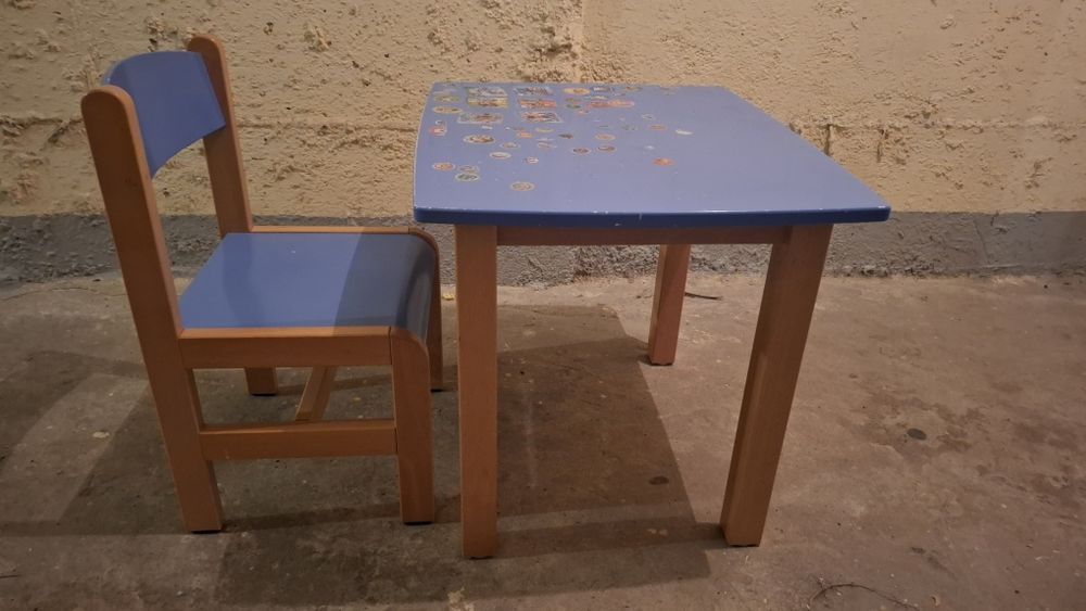 Stolik 60×50 plus 2 krzesełka