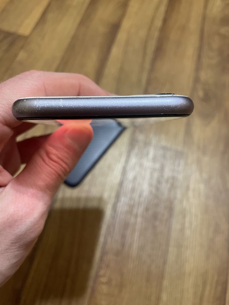 Iphone 11 64 батарея 100%