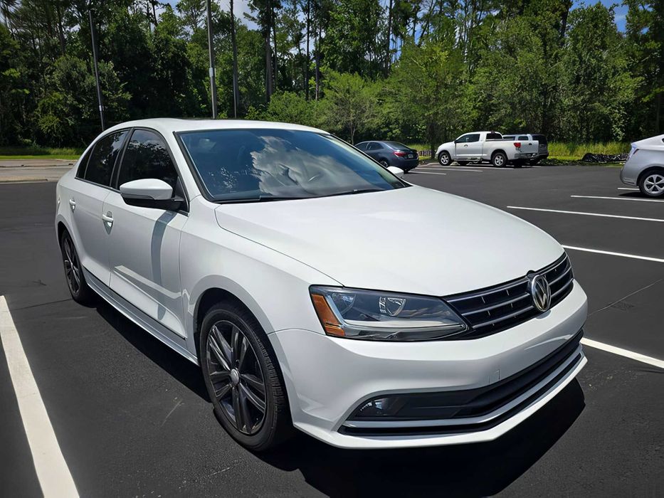 Volkswagen Jetta      2018