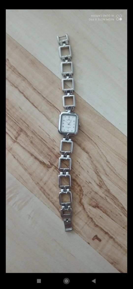 Srebrny zegarek zegarek
