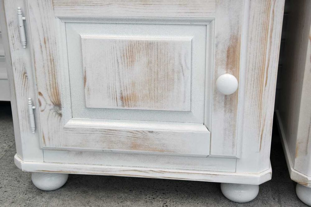 szafki nocne z drewna sosnowego - jak nowe