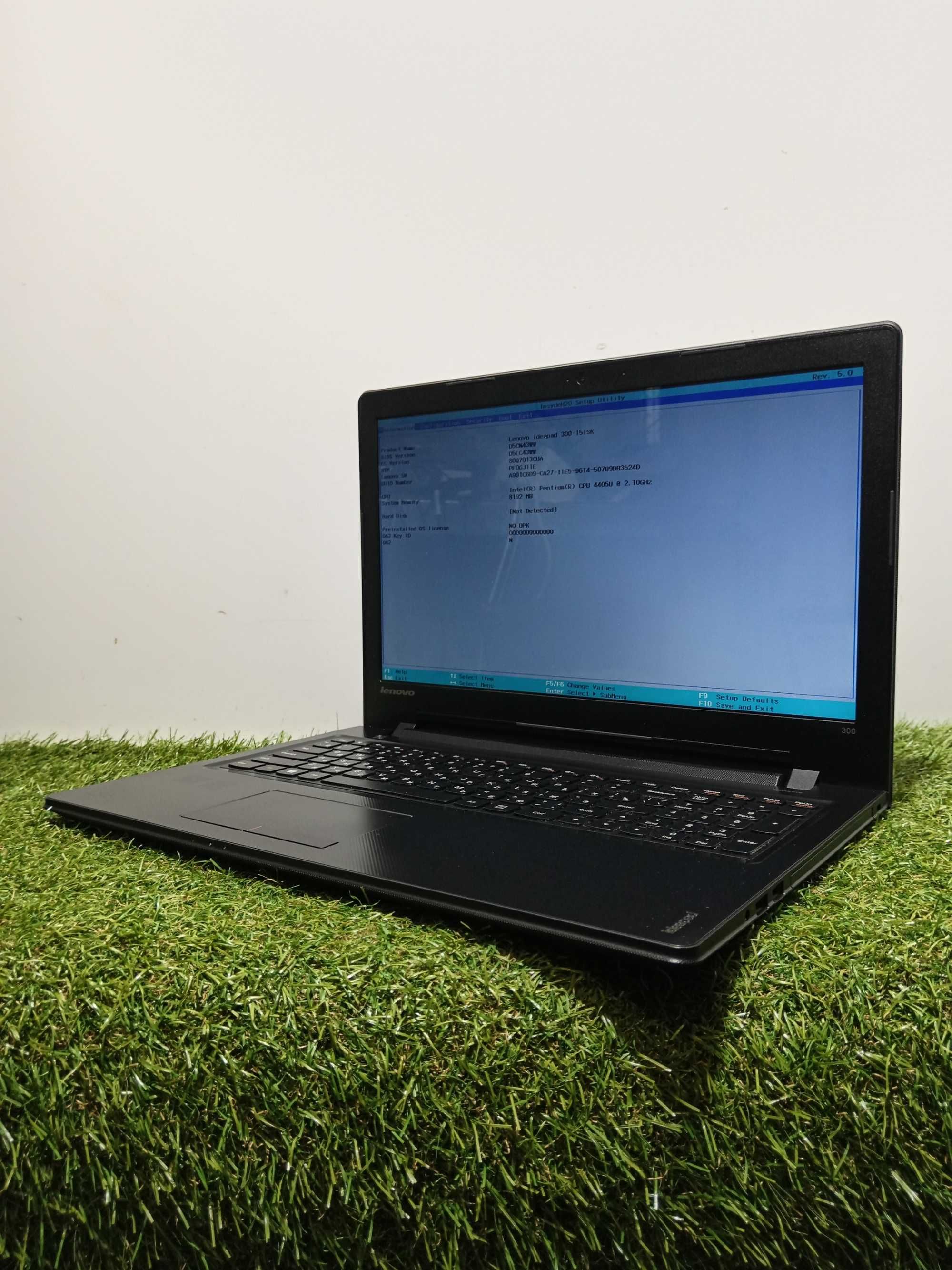 Ноутбук Lenovo 300-15ISK — (Intel 4405U/8 ГБ DDR3/SSD 120 ГБ) От АКБ!
