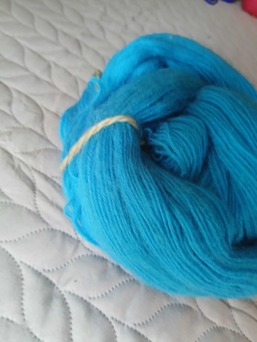 Lã nova em meada (azul turquesa)