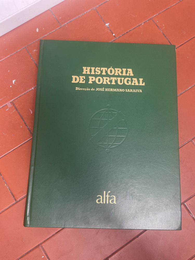 Colecao de “Historia de Portugal” e Dicionario