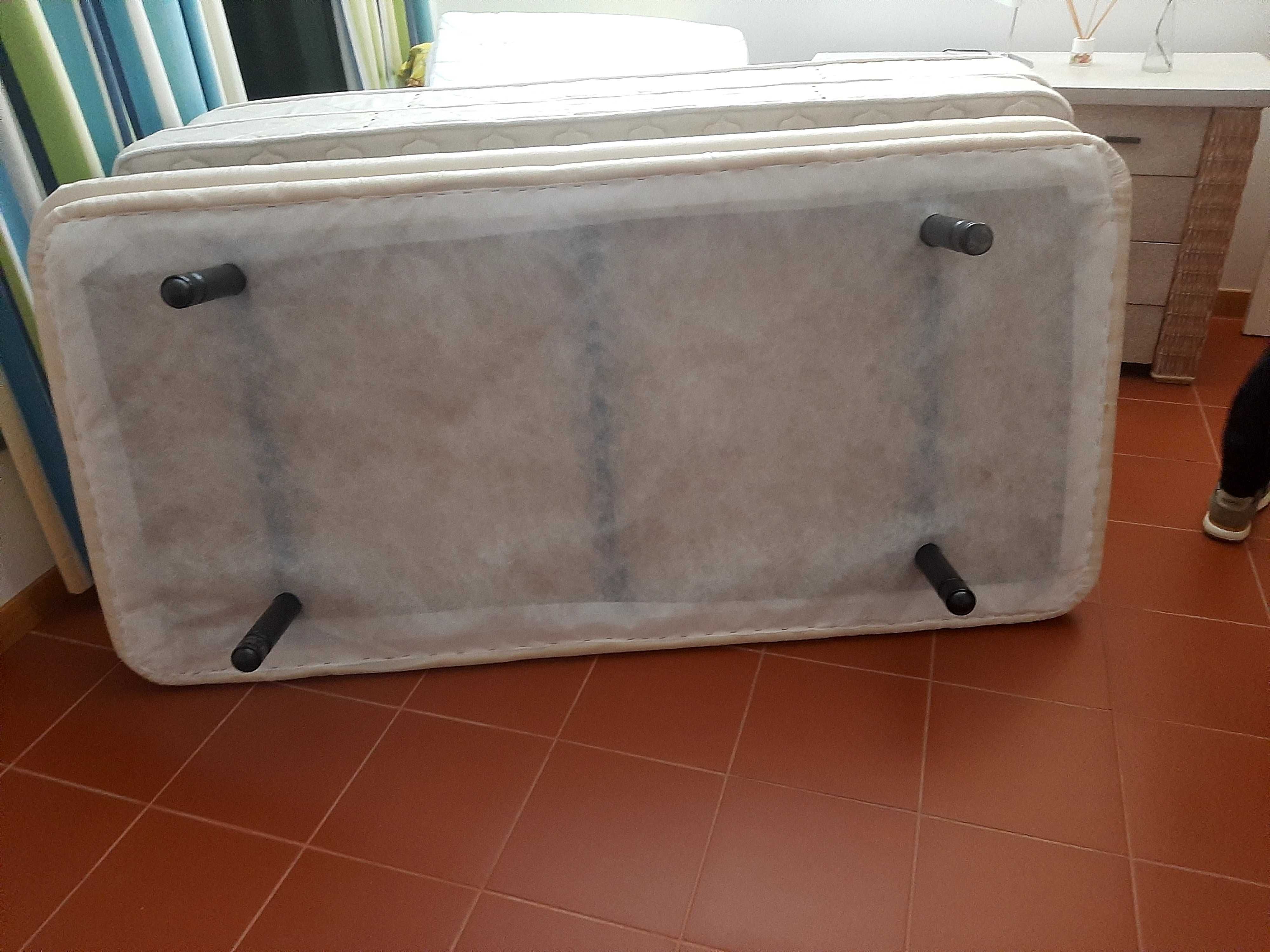 Colchão/estrado  pouco uso
