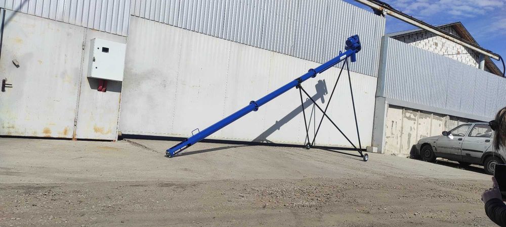 Погрузчик зерна, шнек с подборщиком. Навантажувач з підбирачем