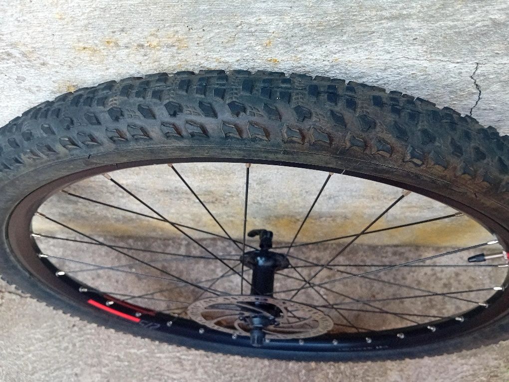 Roda 27,5 da frente semi-nova