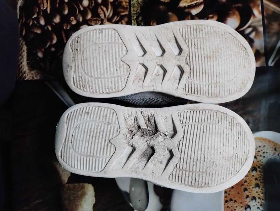 Кросівки на дівчинку