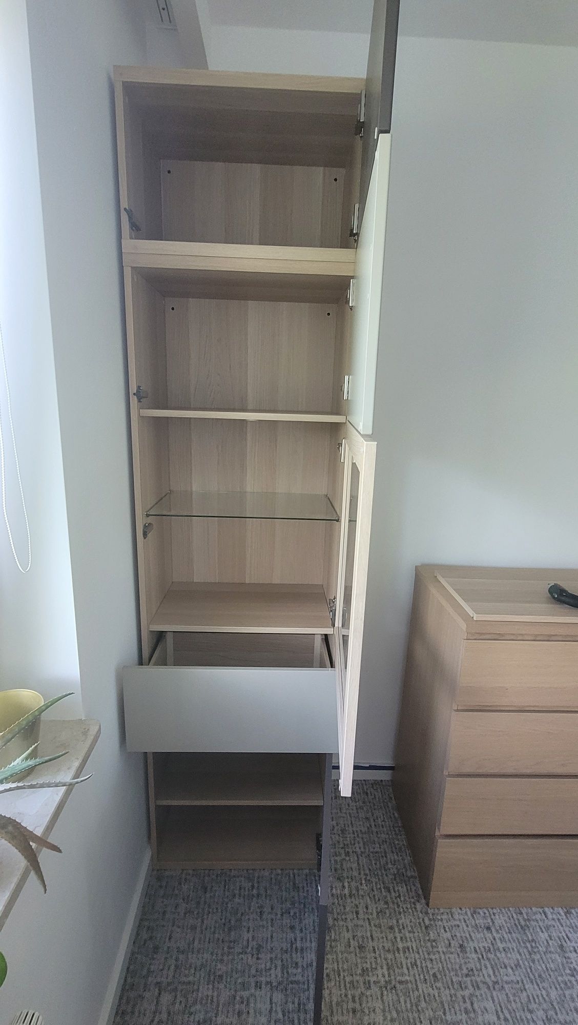 Sprzedam witrynę ikea besta