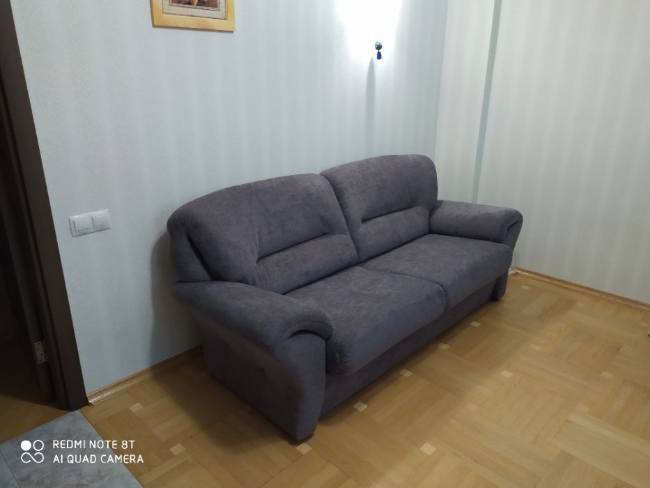 Перетяжка м'яких меблів, заміна поролону та пружинних блоків.