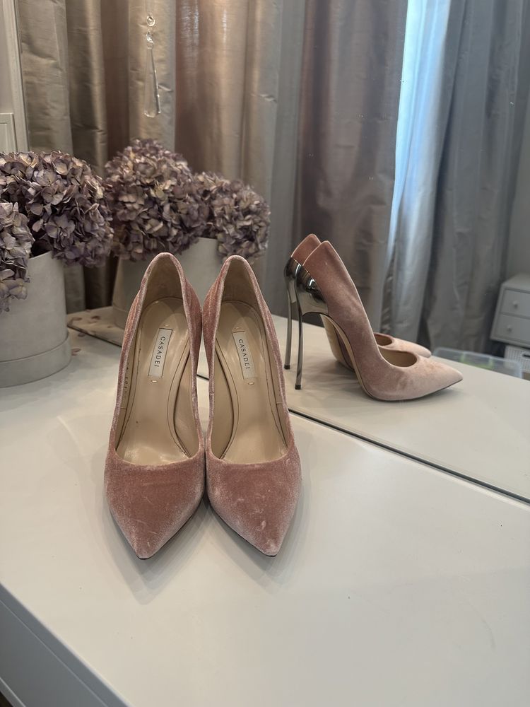 Туфлі човники casadei пудрово-рожеві