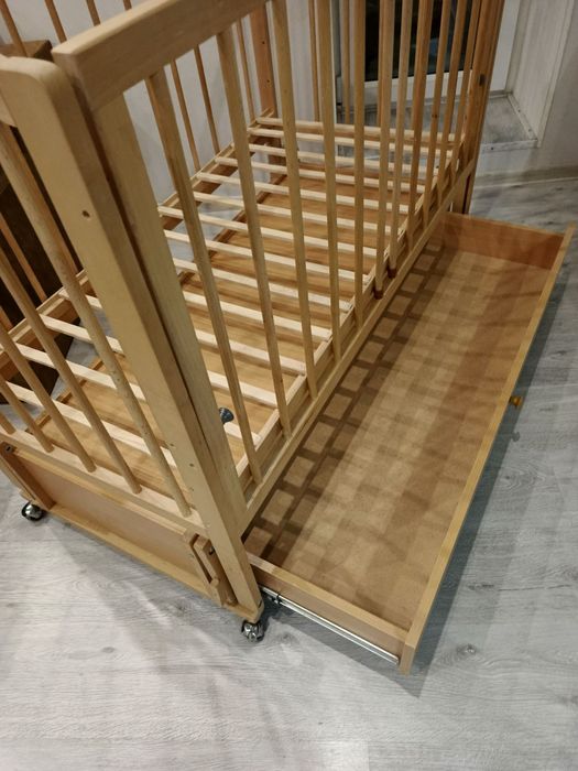 Продам дитяче ліжко 120*60 з маятником і шухлядою