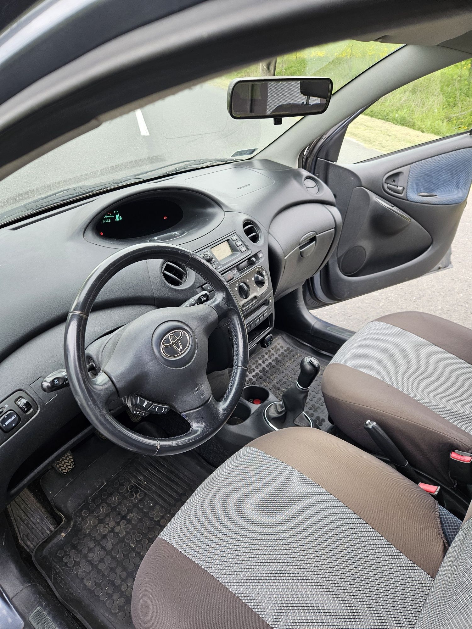 Toyota yaris 1.3 2005