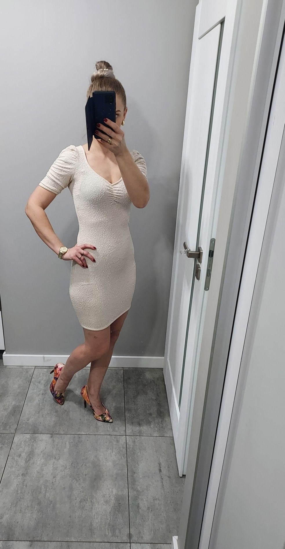 Sukienka kremowa H&M