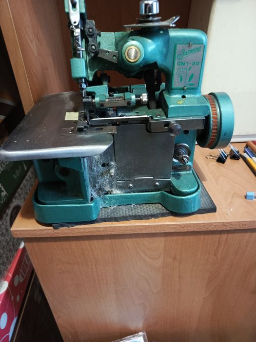 Оверлок трьох нитковий