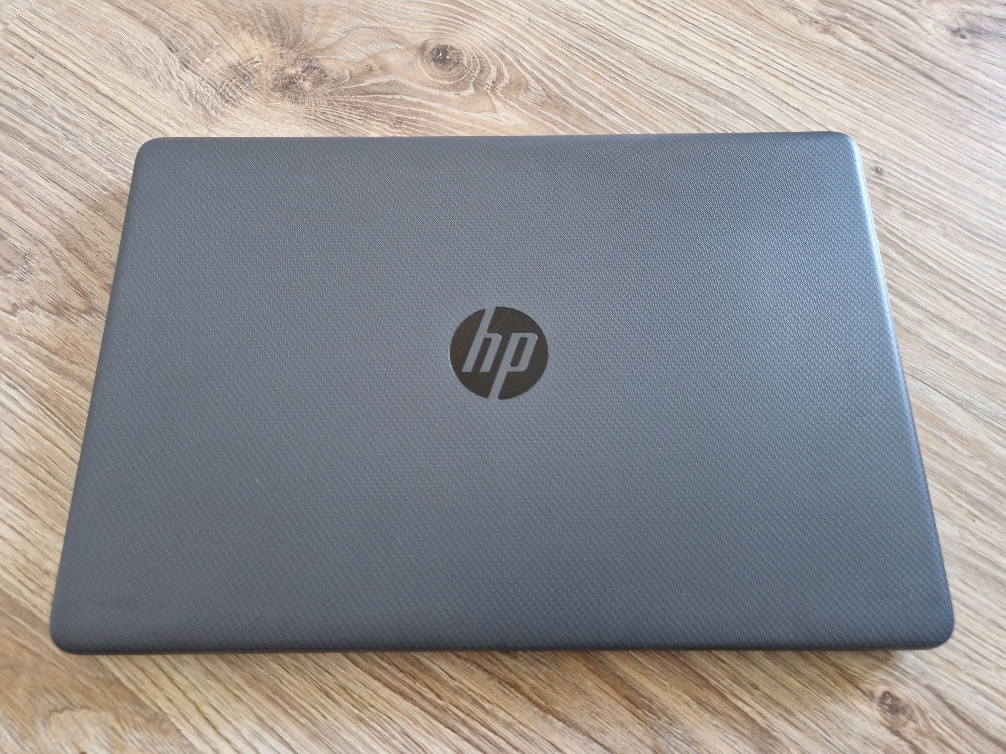 Laptop HP 250 G8 4GB Nowy