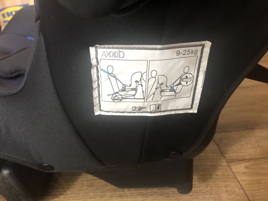 Fotelik samochodowy Axkid Move 9-25 kg