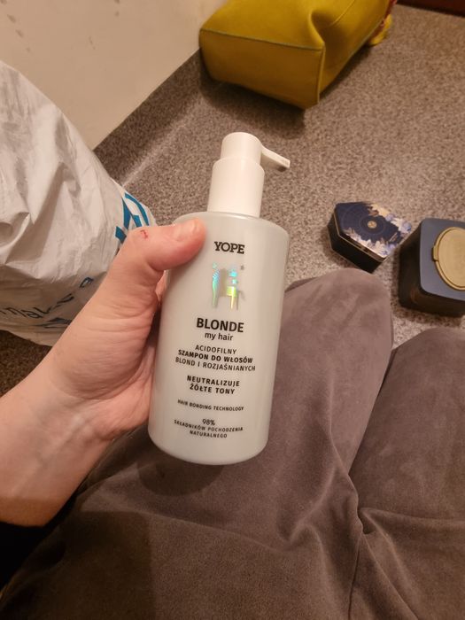 szampon do włosów rozjasnionych