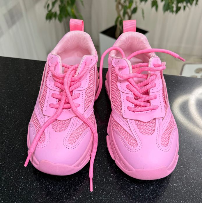Дуже красиві і стильні кросівки Steve Madden розмір 33-34 євро
