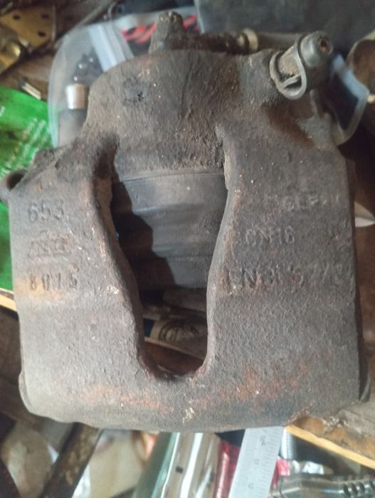 Продам передні супорта opel astra g