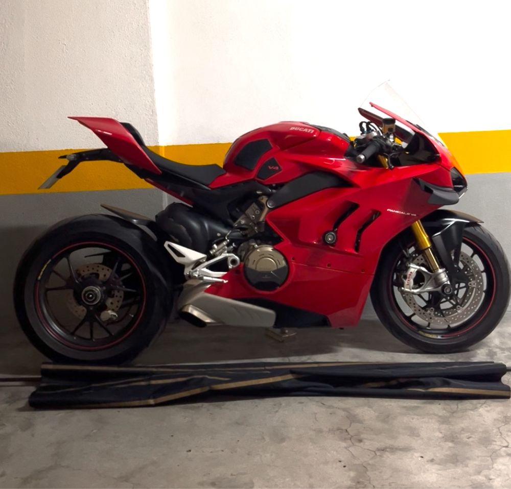 Ducati panigale v4s