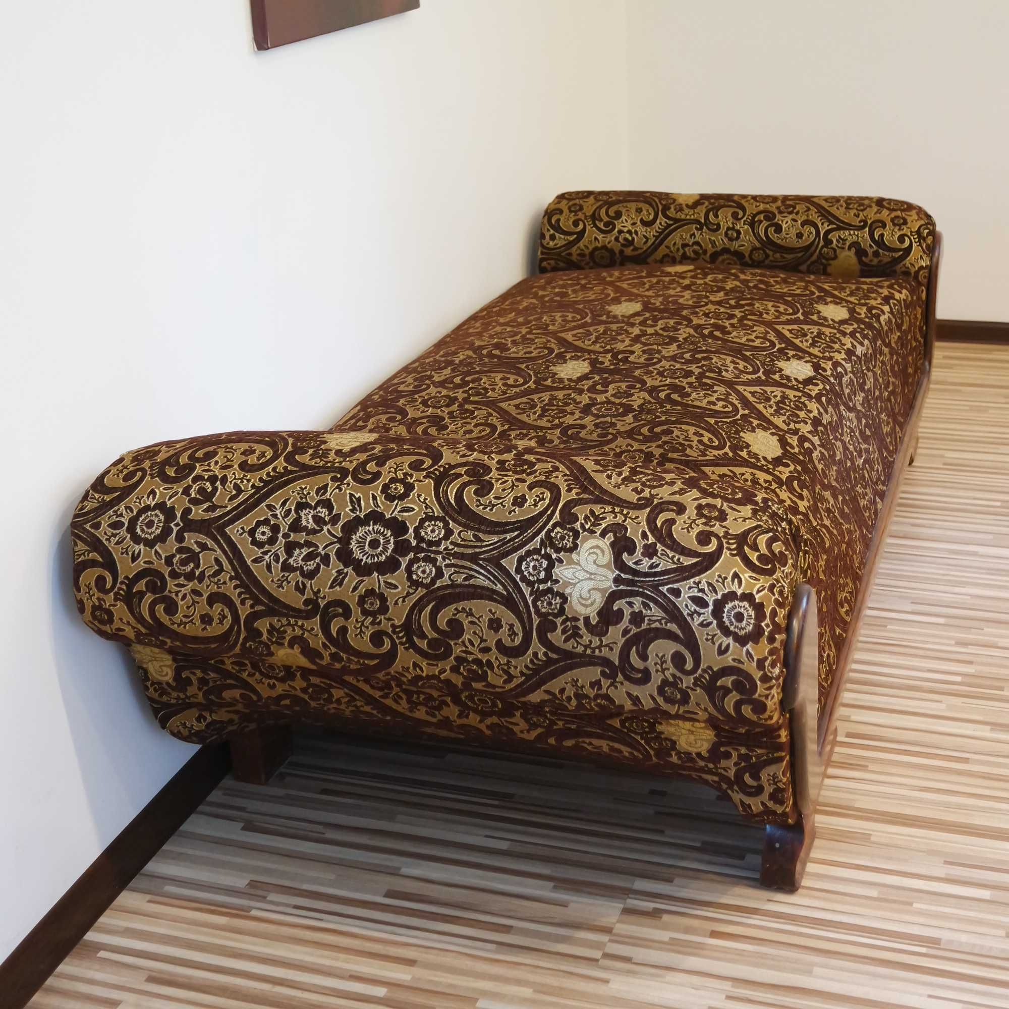 Sofa, łóżko, szezlong - antyk po renowacji