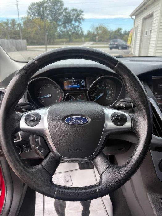 Ford Focus Titanium      2014