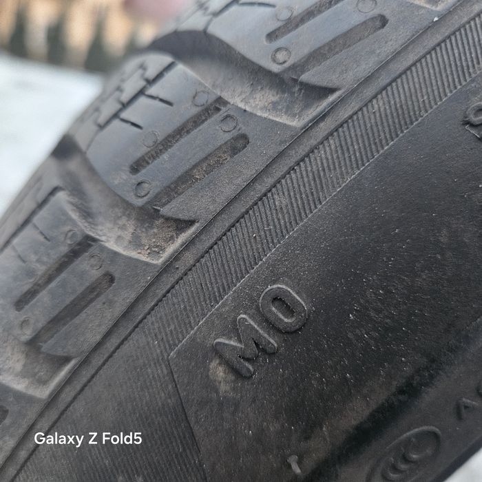 2x Opony zimowe 255/45/19 104V Pirelli Sottozero 3, bieżnik 8mm, 2021r