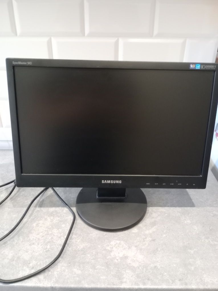 Monitor Samsung 943 SN