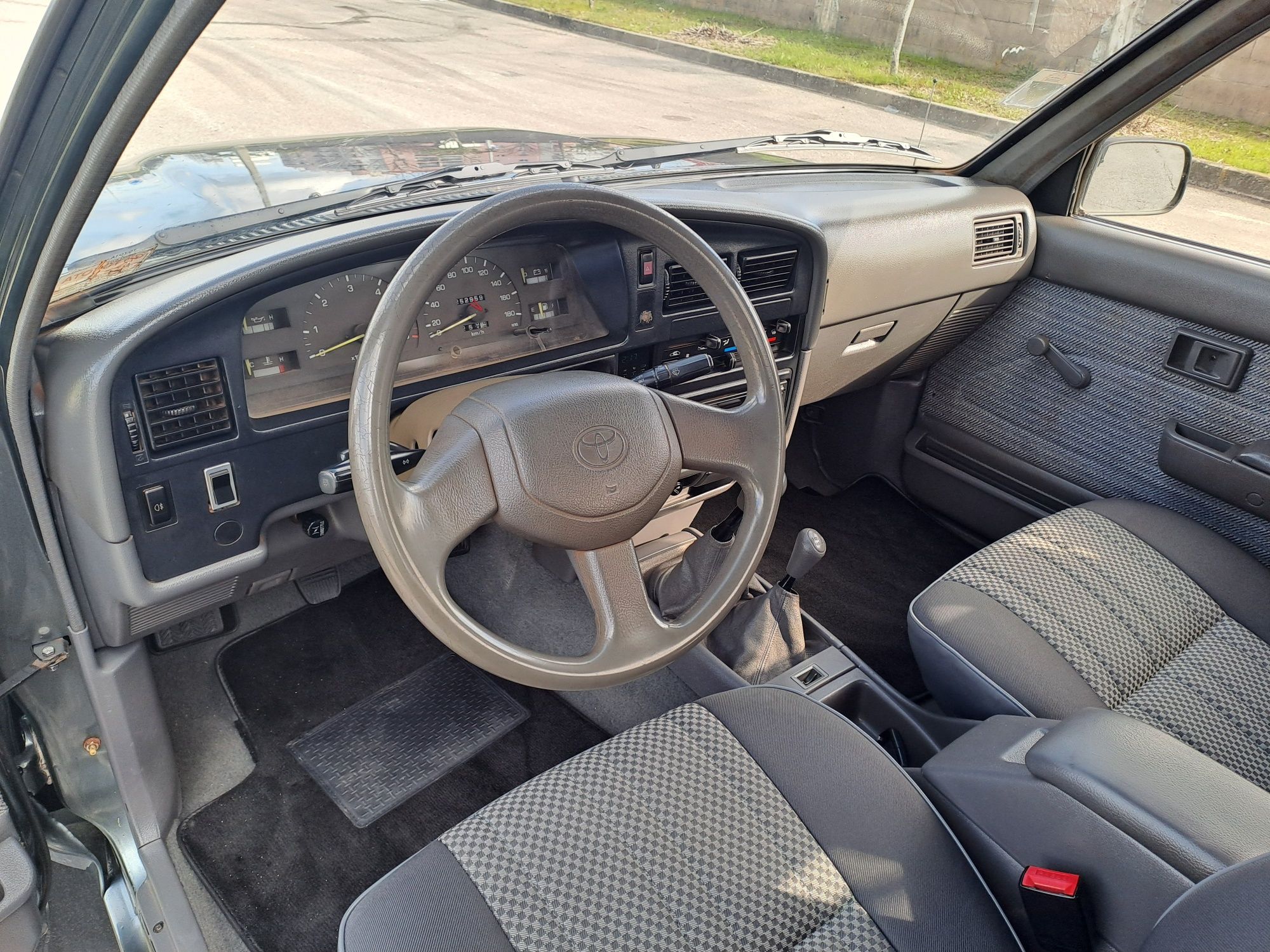 Toyota Hilux 4x4  2.4D