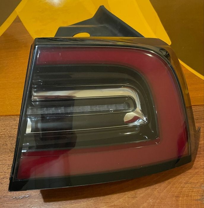 Тесла Моделі 3 фонар продам