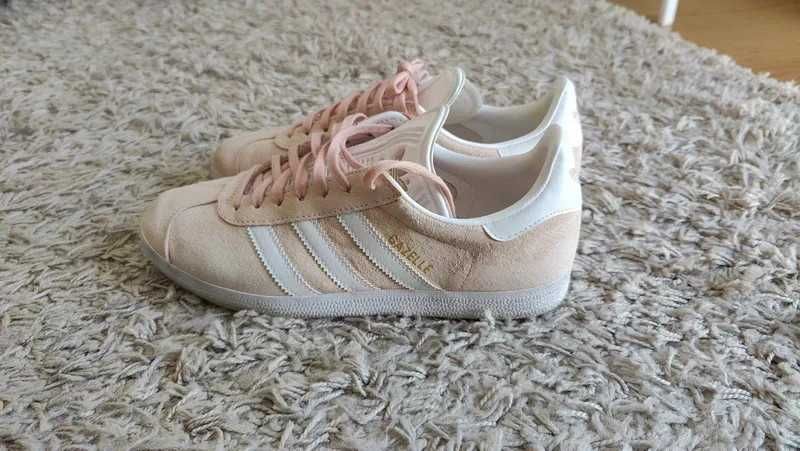 Adidas Gazelle 40
Muito pouco uso, usei uma vez