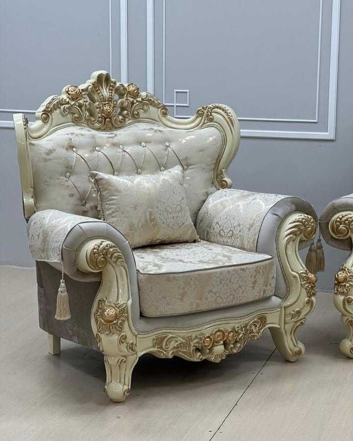 Продам диван два крісла