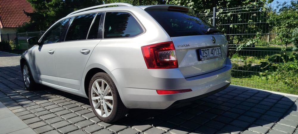 Skoda octavia live  2.0tdi DSG Serwis bezwypadek stan idealny