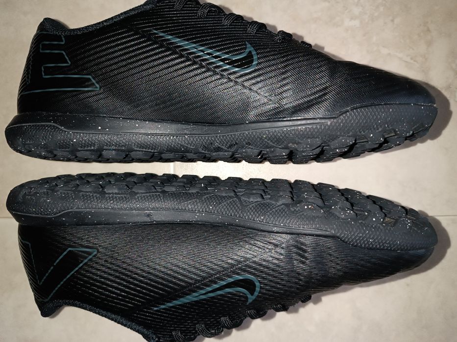 Футбольні бутси, сороконіжки  Nike 36,5 р