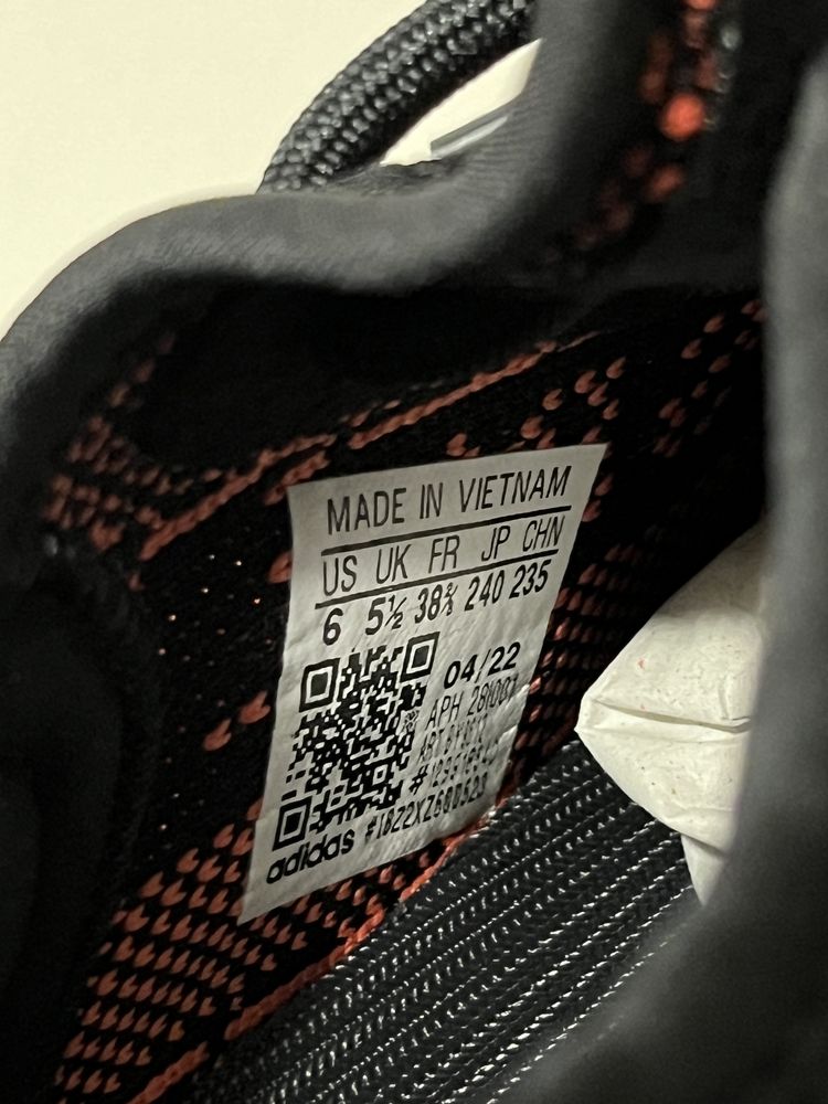 Adidas Yeezy Boost 350 V2 Core Black Red Stripe
