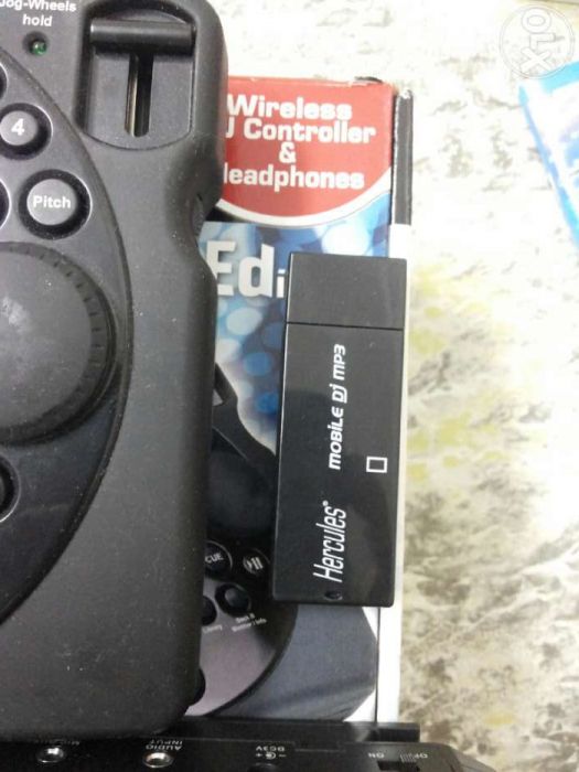 consola para DJ com phones e wireless