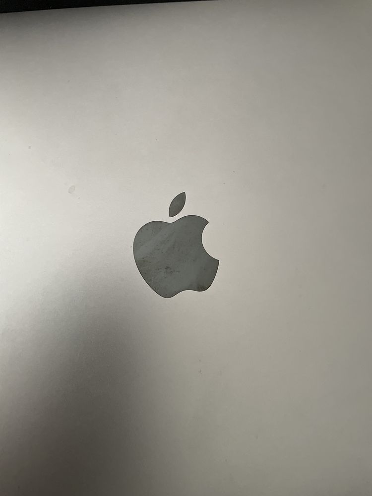 MacBook Pro 13’’ 2018 8gb ram 250gb ssd