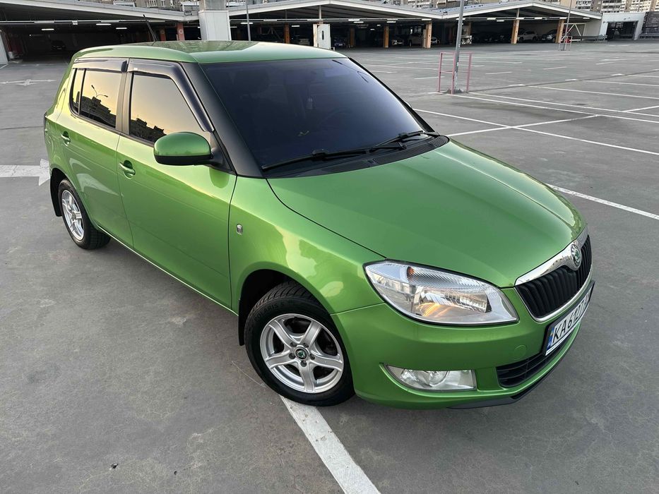 Продам Шкоду Фабію 2012 року 1.4 двигун з ГБО