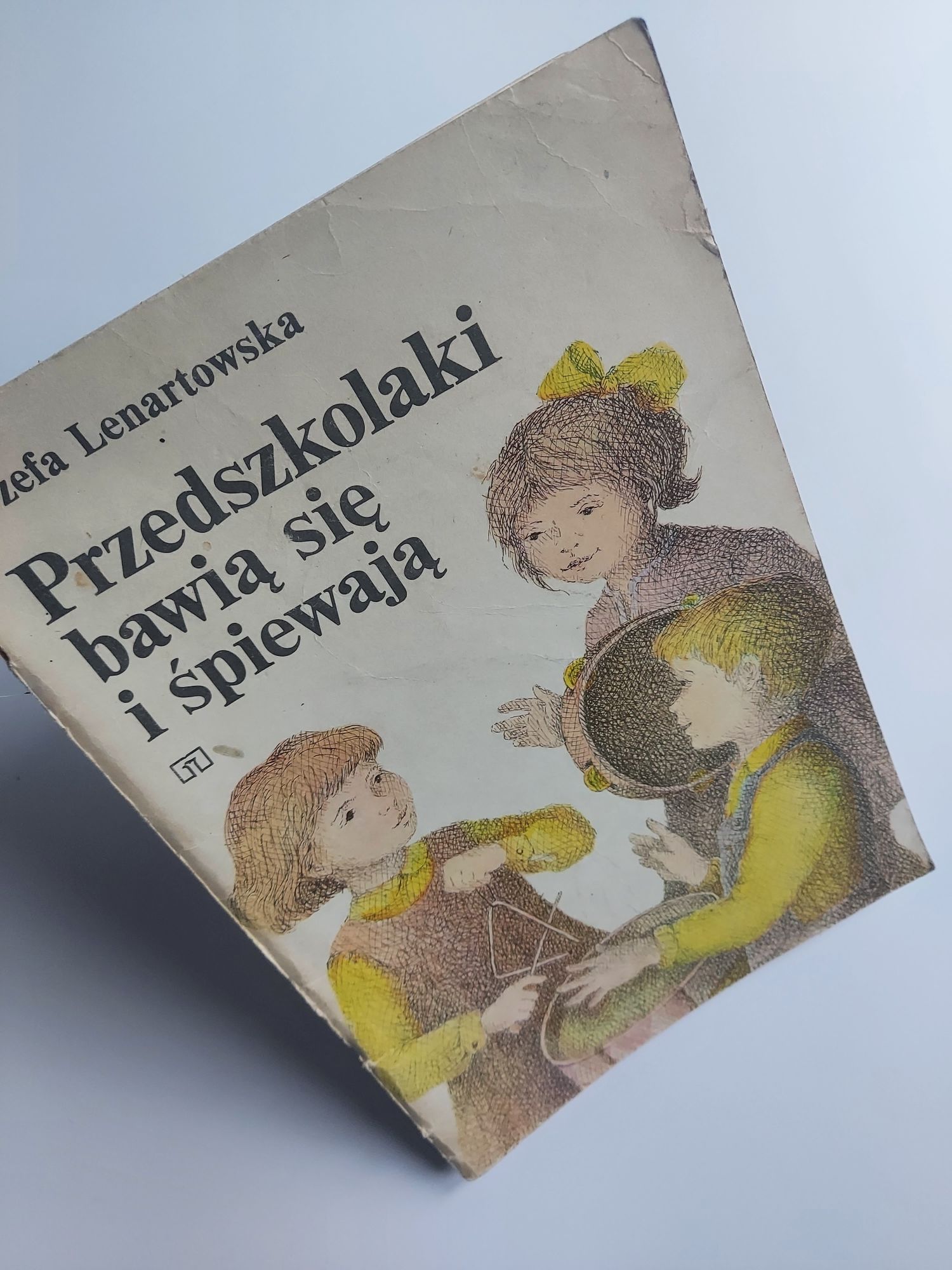 "Przedszkolaki bawią się i śpiewają" - Józefa Lenartowska