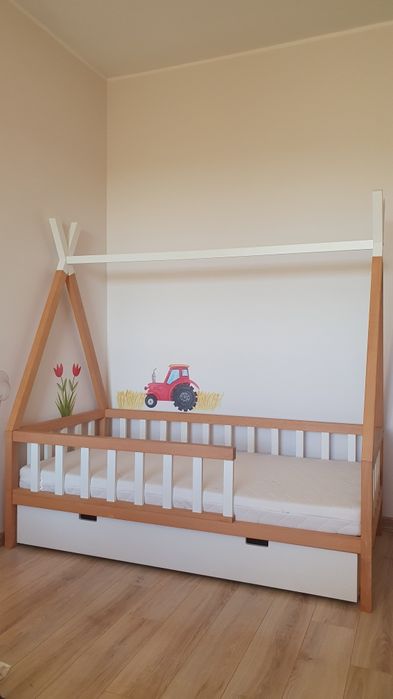 Łóżko tipi bukowe stan idealny 160x80